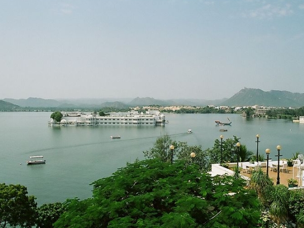  பிச்சோலா ஏரி