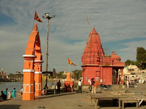 எங்குள்ளது?