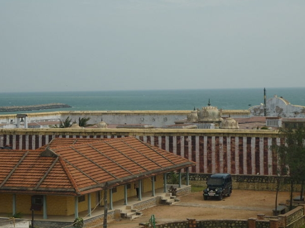 குமரி அம்மன் கோயில் அல்லது பகவதி அம்மன் கோயில் குமரி அம்மன் கோயில் அல்லது பகவதி அம்மன் கோயில்