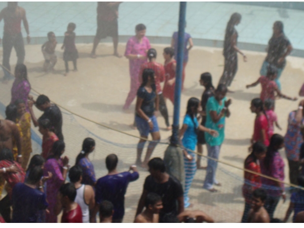 உல்லாச பொழுதுபோக்கு பூங்கா உல்லாச பொழுதுபோக்கு பூங்கா