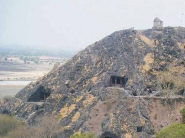 சனா குகைகள்