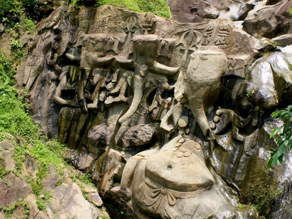 சாபத்தால் நிலைகுலைந்த மாபெரும் சாம்ராஜ்யம்