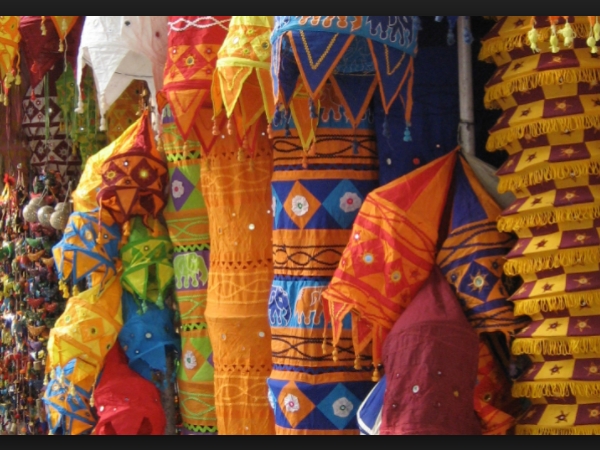 திபெத்தியர்களின் சந்தையில் உலாவுவது