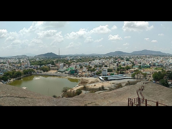 கட்டிடக்கலை நிறைந்த மலைக் கோட்டை கட்டிடக்கலை நிறைந்த மலைக் கோட்டை