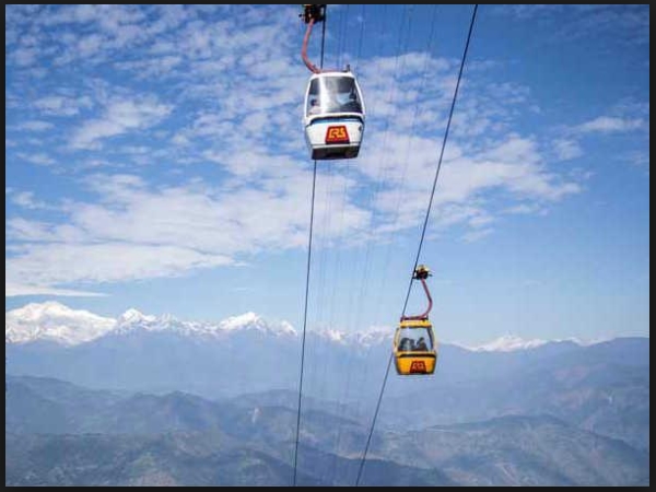 ரோப்காரில் நகரத்தை ரசிப்பது