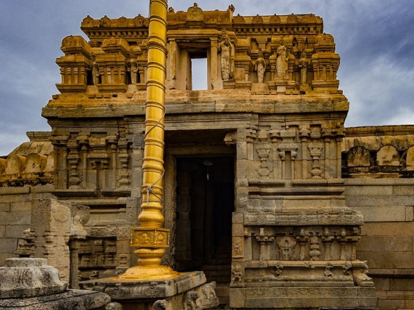 சிவன், விஷ்ணு, வீரபத்திரருக்கு ஒரே தலம் சிவன், விஷ்ணு, வீரபத்திரருக்கு ஒரே தலம்
