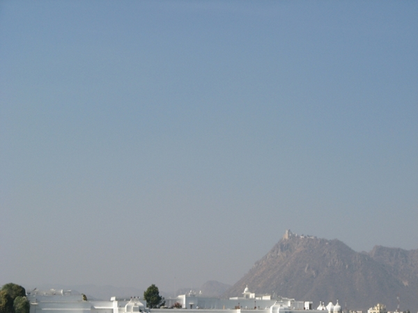 லேக் பேலஸ்