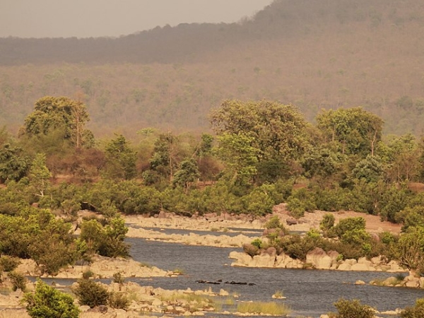 பாண்டவர் குகை மற்றும் நீர்வீழ்ச்சி