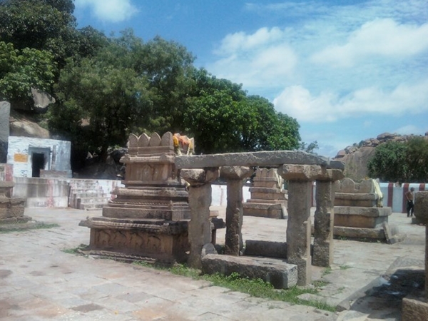 துறவிகளின் சமாதி துறவிகளின் சமாதி
