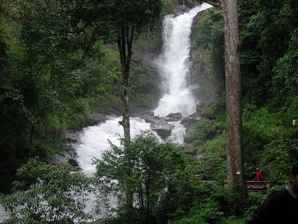 இருப்பு நீர் வீழ்ச்சி 