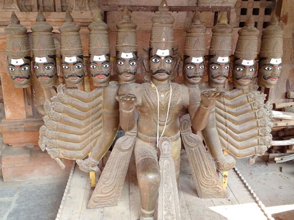 கடவுளாக ராவணன்