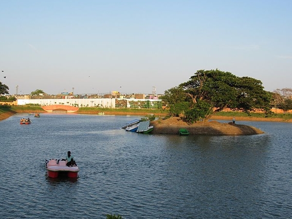 முட்டுக்காடு படகு சவாரி