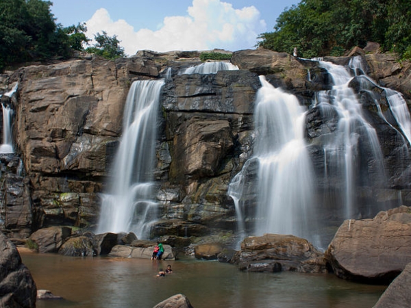 ஜோனா நீர்வீழ்ச்சி