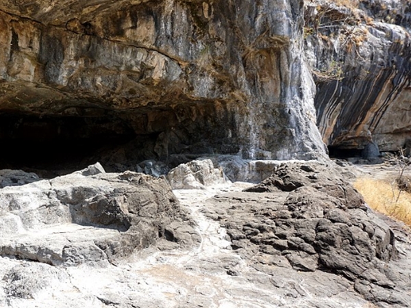 குடியம் குகை