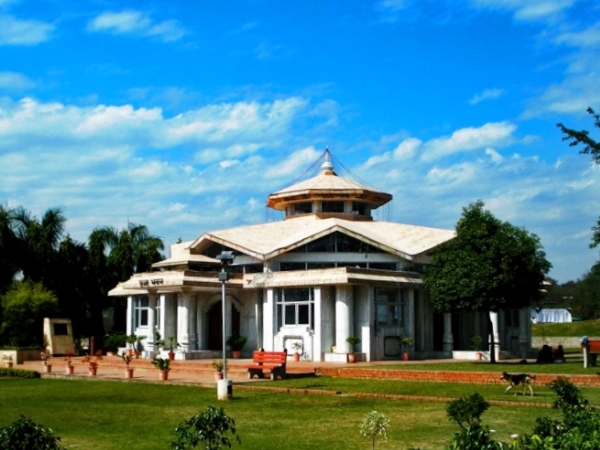 அருகிலுள்ள சுற்றுலாத் தளங்கள்