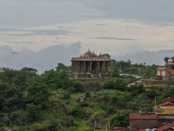 மேகங்களின் அரண்மனை 