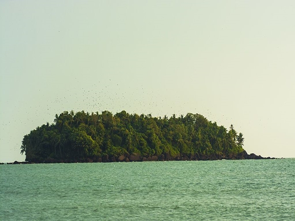 தர்மதம் ஐலேண்ட் தர்மதம் ஐலேண்ட்