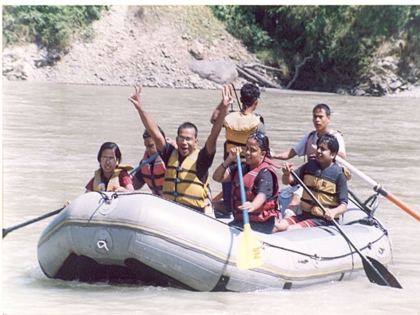 மிதவைப்படகு சவாரி