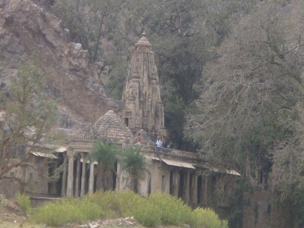 குரு பாலுநாத்தின் சமாதி 