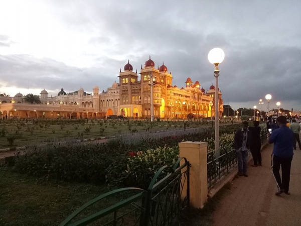 மைசூரு அருகிலுள்ள சுற்றுலாத் தளங்கள் மைசூரு அருகிலுள்ள சுற்றுலாத் தளங்கள்
