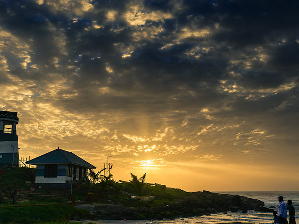  1. கோவளம் பீச்: 