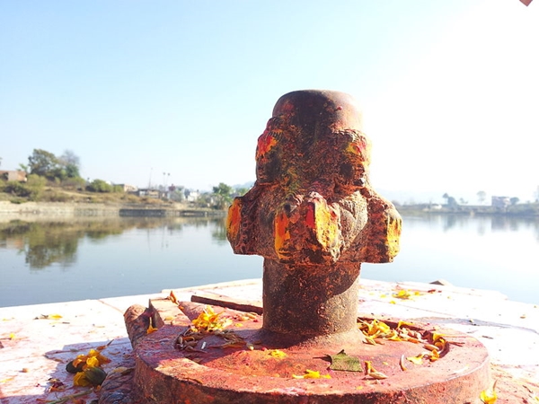 லிங்கமாக மாறிய ஈசன் லிங்கமாக மாறிய ஈசன்
