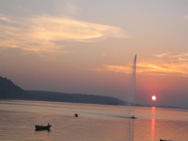  அப்பர் லேக் ஏரி