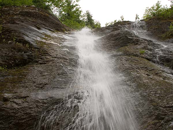பெஞ்சல்கொனா நீர் வீழ்ச்சி பெஞ்சல்கொனா நீர் வீழ்ச்சி