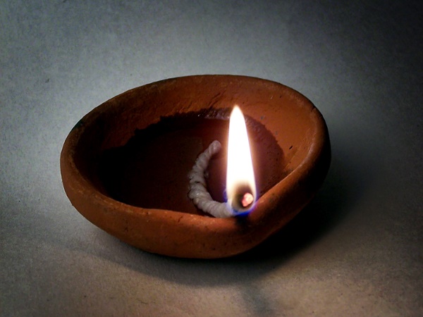  நெய் தீபம் 