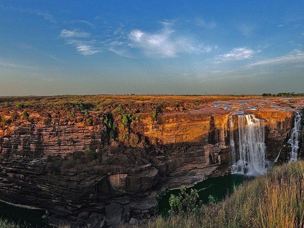 பூர்வா நீர்வீழ்ச்சி