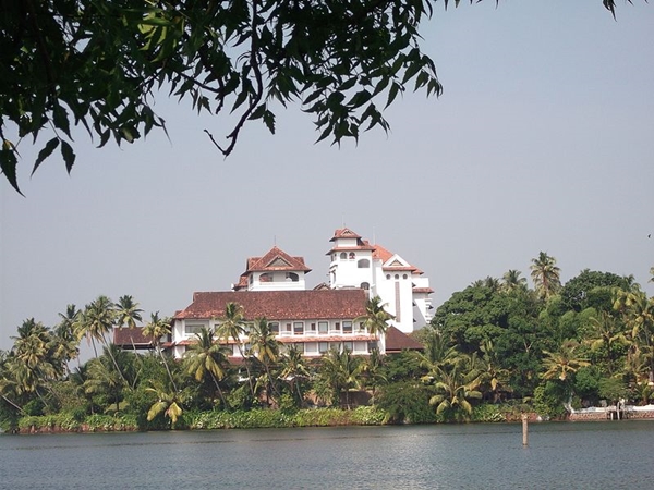 கொல்லம் சுற்றுலாத் தளங்கள் கொல்லம் சுற்றுலாத் தளங்கள்