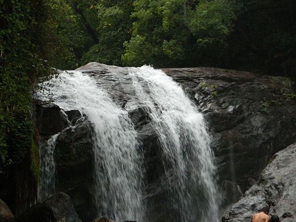 லக்கம் நீர்வீழ்ச்சி