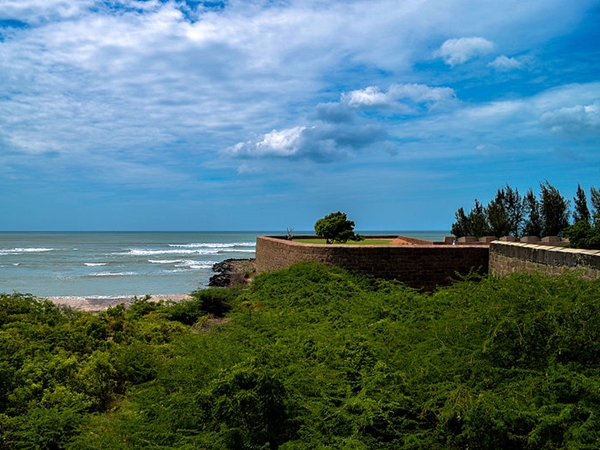 கடலைக் கண்காணிக்கும் கோட்டை