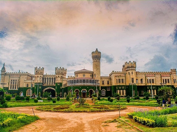 பெங்களூர் அரண்மனை பெங்களூர் அரண்மனை