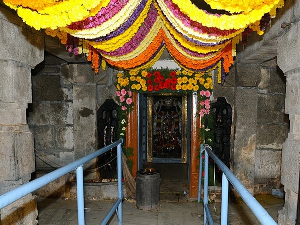 பிரம்மாண்ட சிவலிங்கம் பிரம்மாண்ட சிவலிங்கம்