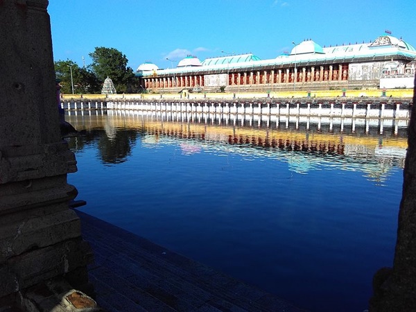 பிக் பாங்க் தியரி சொல்லும் வரலாறு