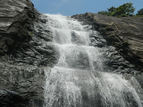 பழைய குற்றாலம் அருவி 