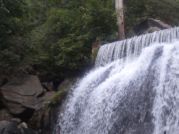 வற்றாத சுருளி அருவி