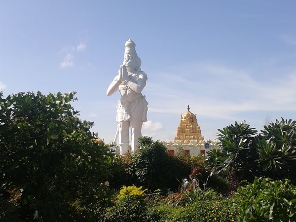 நந்துரா அனுமார் சிலை