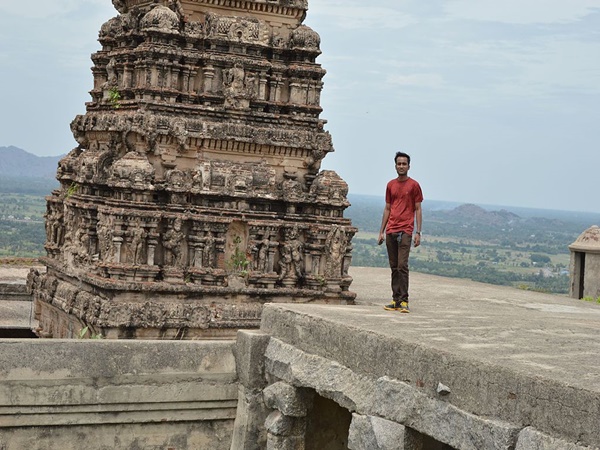  கோட்டையில் ஒரு செல்பி | நேரம் 11 மணி 