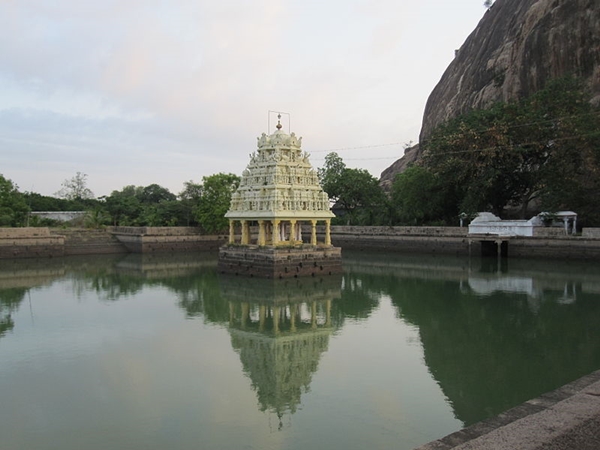 கழுகு மலை கருட பகவான் கோவில்