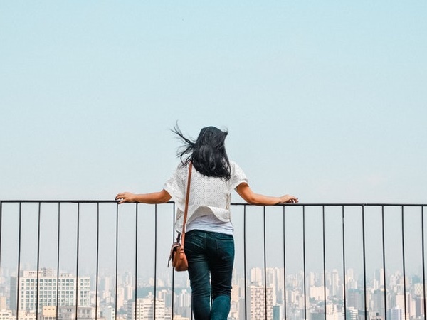 சொந்த காலில் சொர்க்கலோகம்