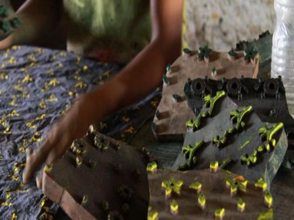  புஜ் ஷாப்பிங்