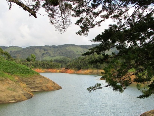 கவி ரேகா குளம் கவி ரேகா குளம்