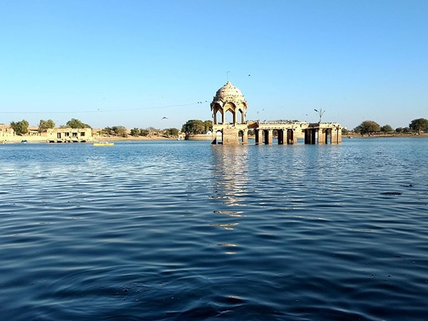  குறிப்பிடத்தக்க அம்சங்கள் 