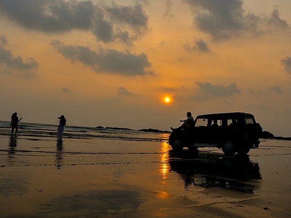  தலசேரியிலிருந்து