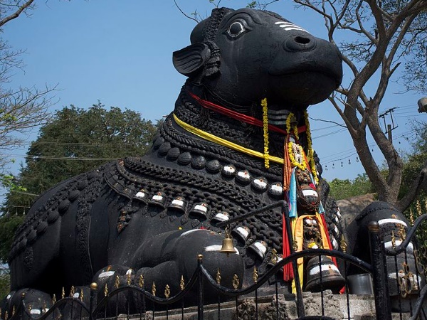 பிரம்மாண்ட நந்தி