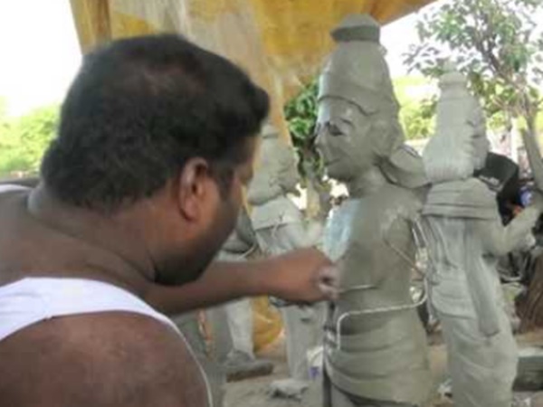 சிற்பிகள் அடங்கிய பகுதி