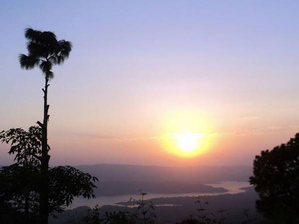 திட்டமிட்டு உருவாக்கப்பட்ட நங்கல் நகரமும் பக்ரா அணையும்