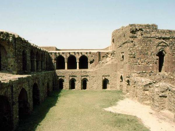 மஹாலட்சுமி, சரஸ்வதிக்கு நிகராக மகாராஜாவுக்கு வளாகம்! யாரந்த அகர்சன் மகாராஜா?